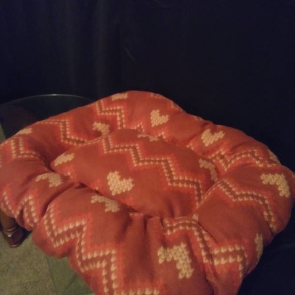 Cozy Pet Bed - Picture 2 of 2